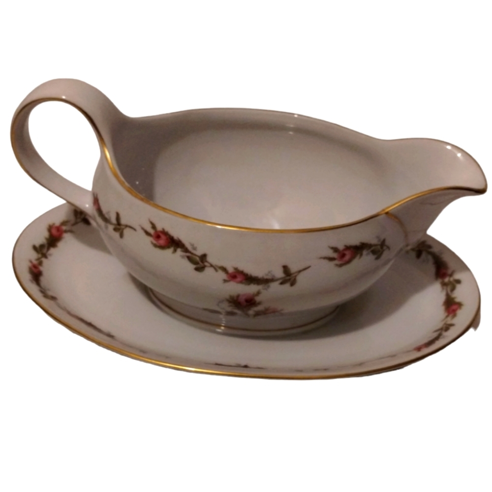 Gravy Boat W/Attached Underplate